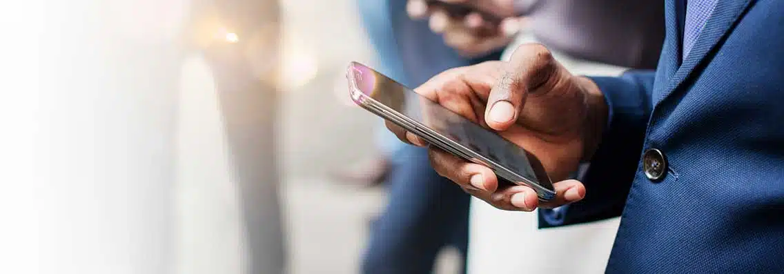mobile first celular app iphone androide